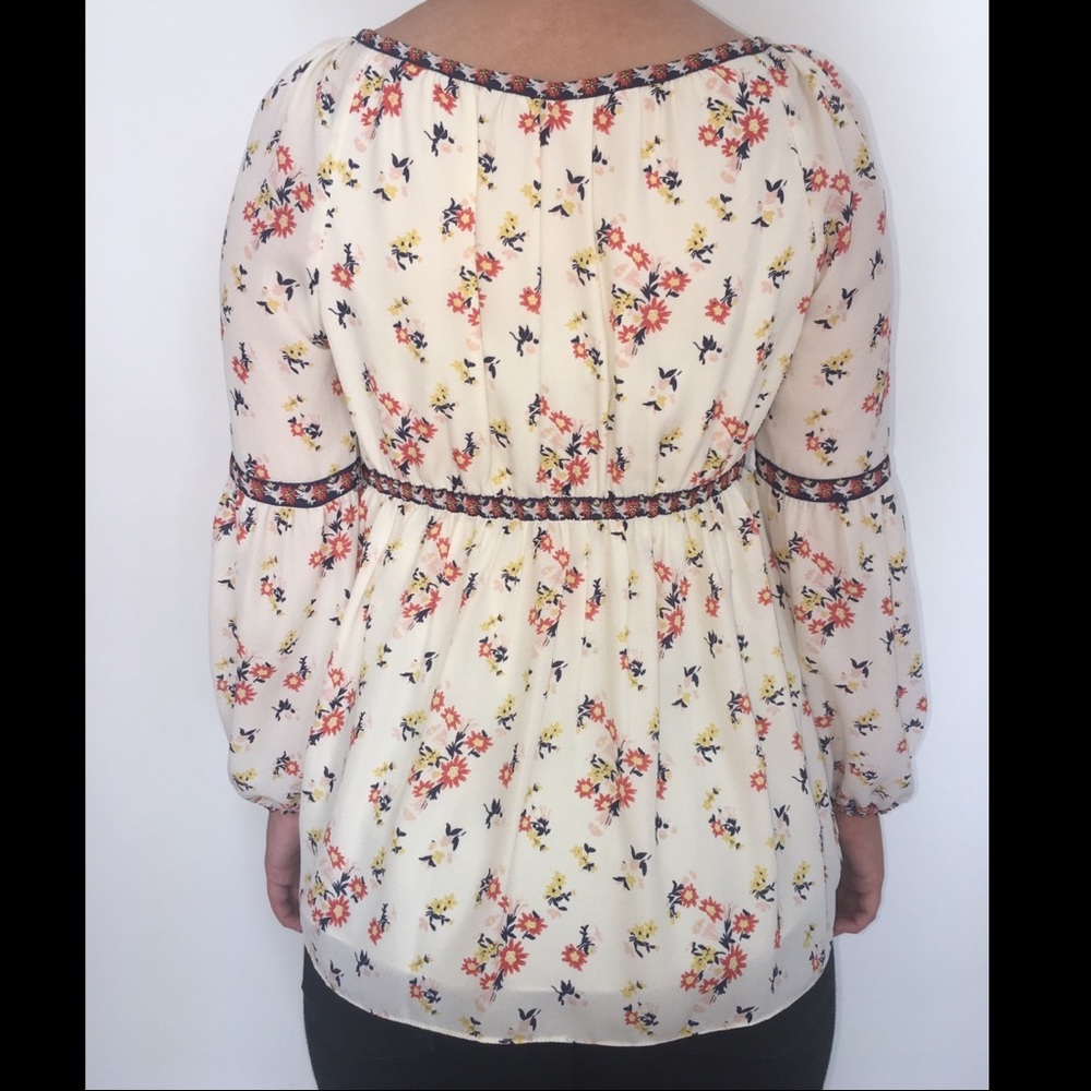 Flowered Top - Picture 3 of 3